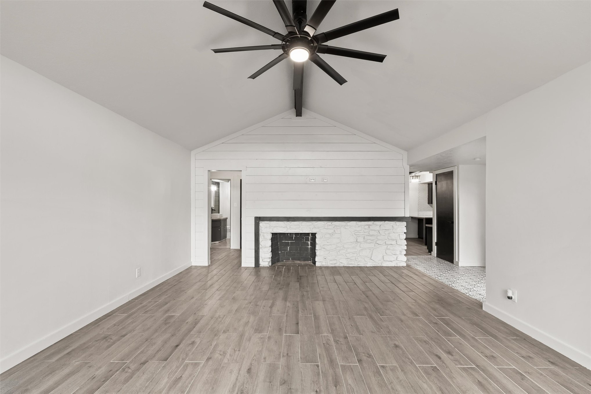2401 Grandview Avenue Property Photo 3