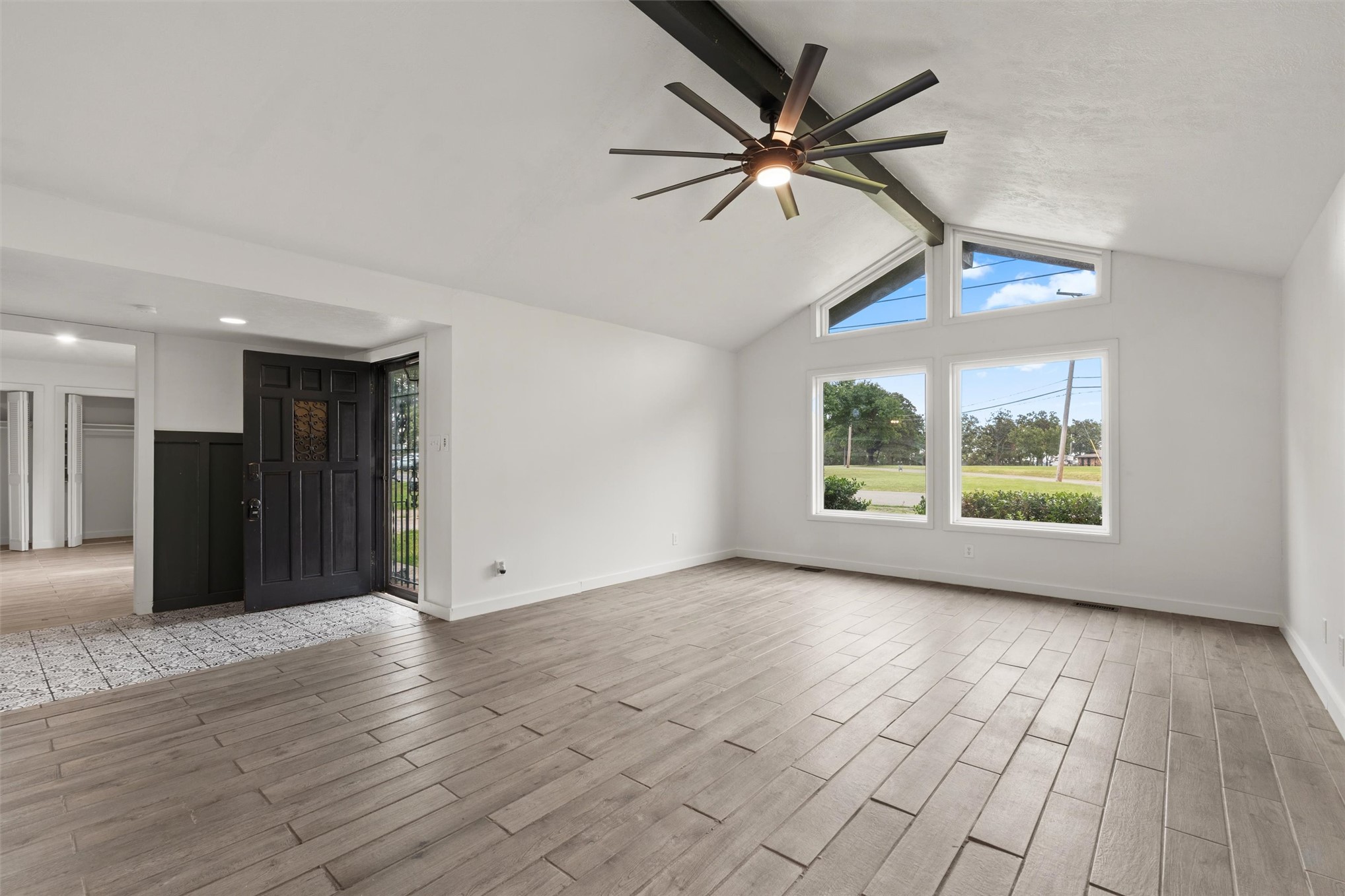 2401 Grandview Avenue Property Photo 4
