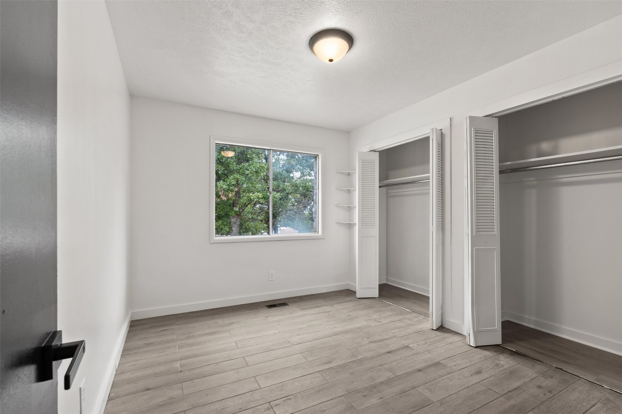 2401 Grandview Avenue Property Photo 10
