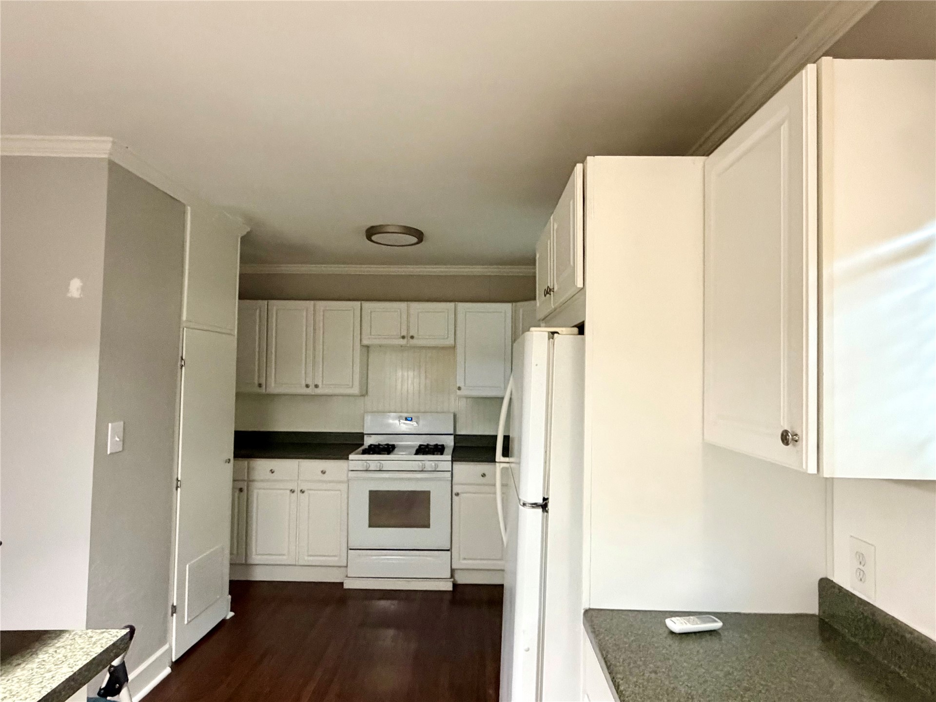 1630 S Columbia Place Property Photo 4