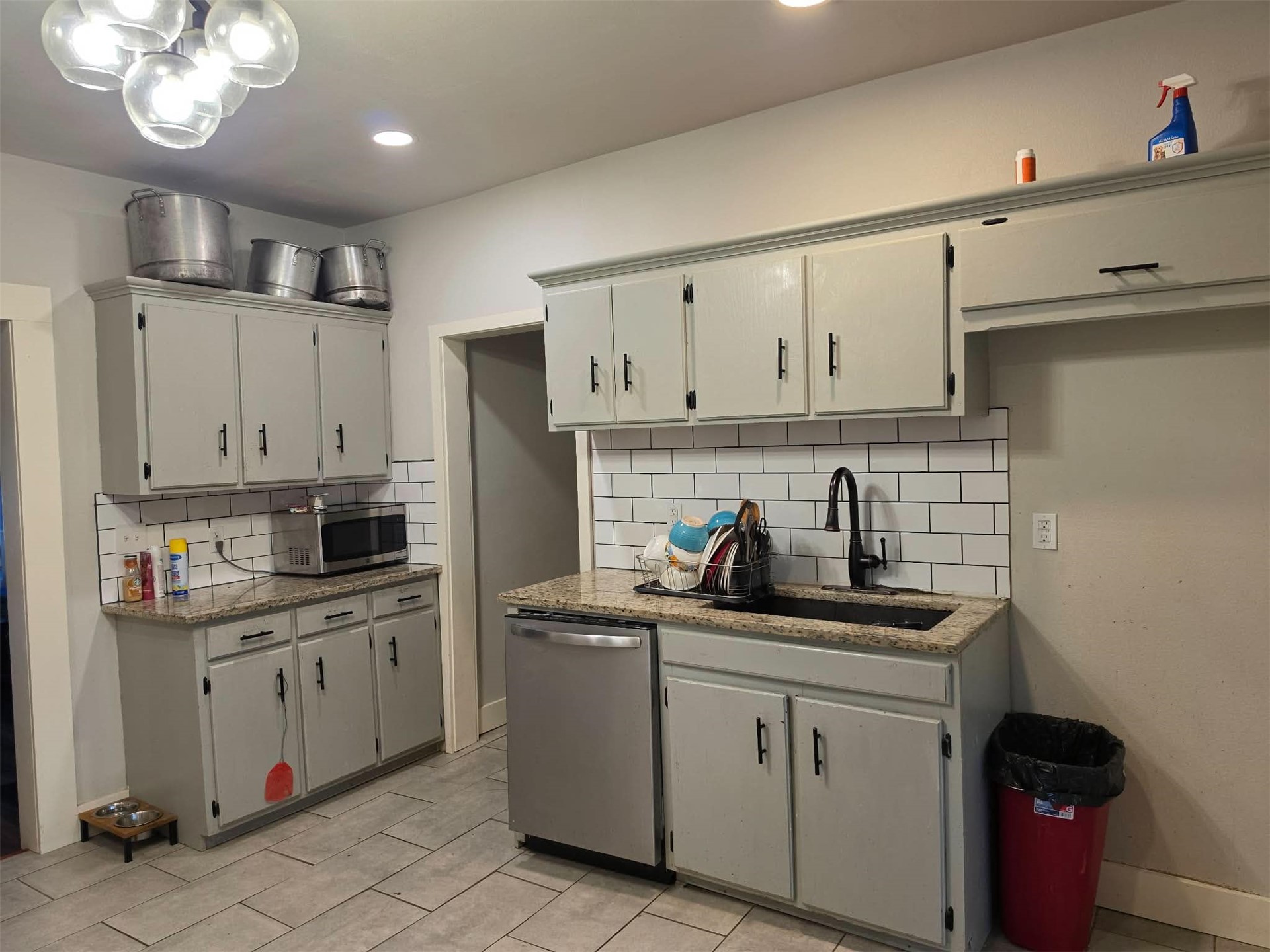 821 W Oak Street Property Photo 4