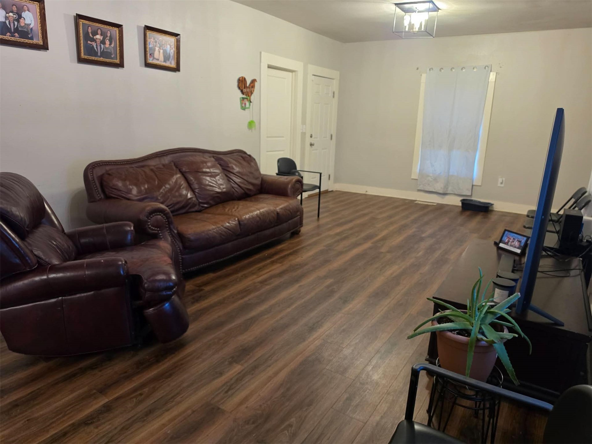 821 W Oak Street Property Photo 7