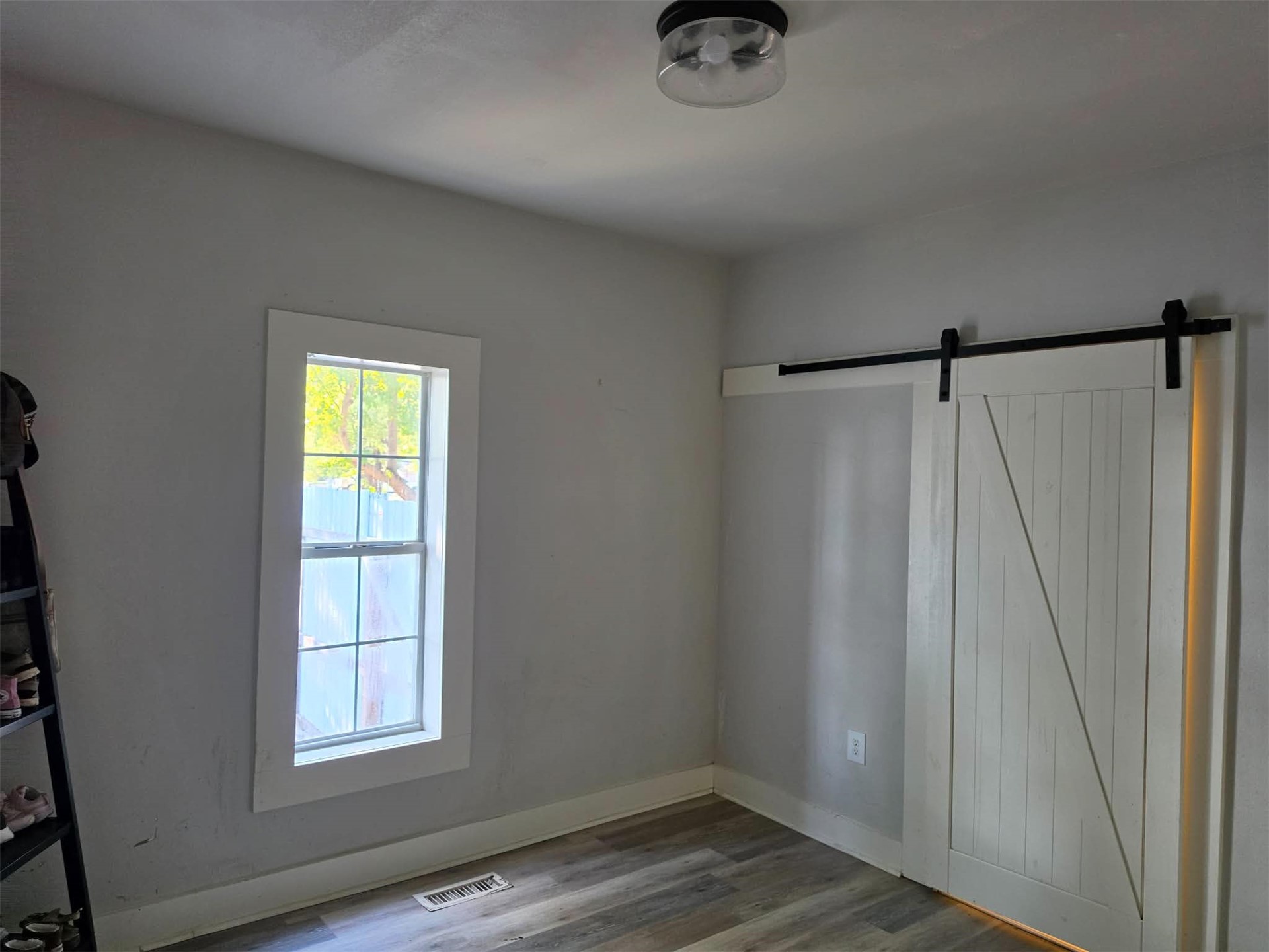 821 W Oak Street Property Photo 10