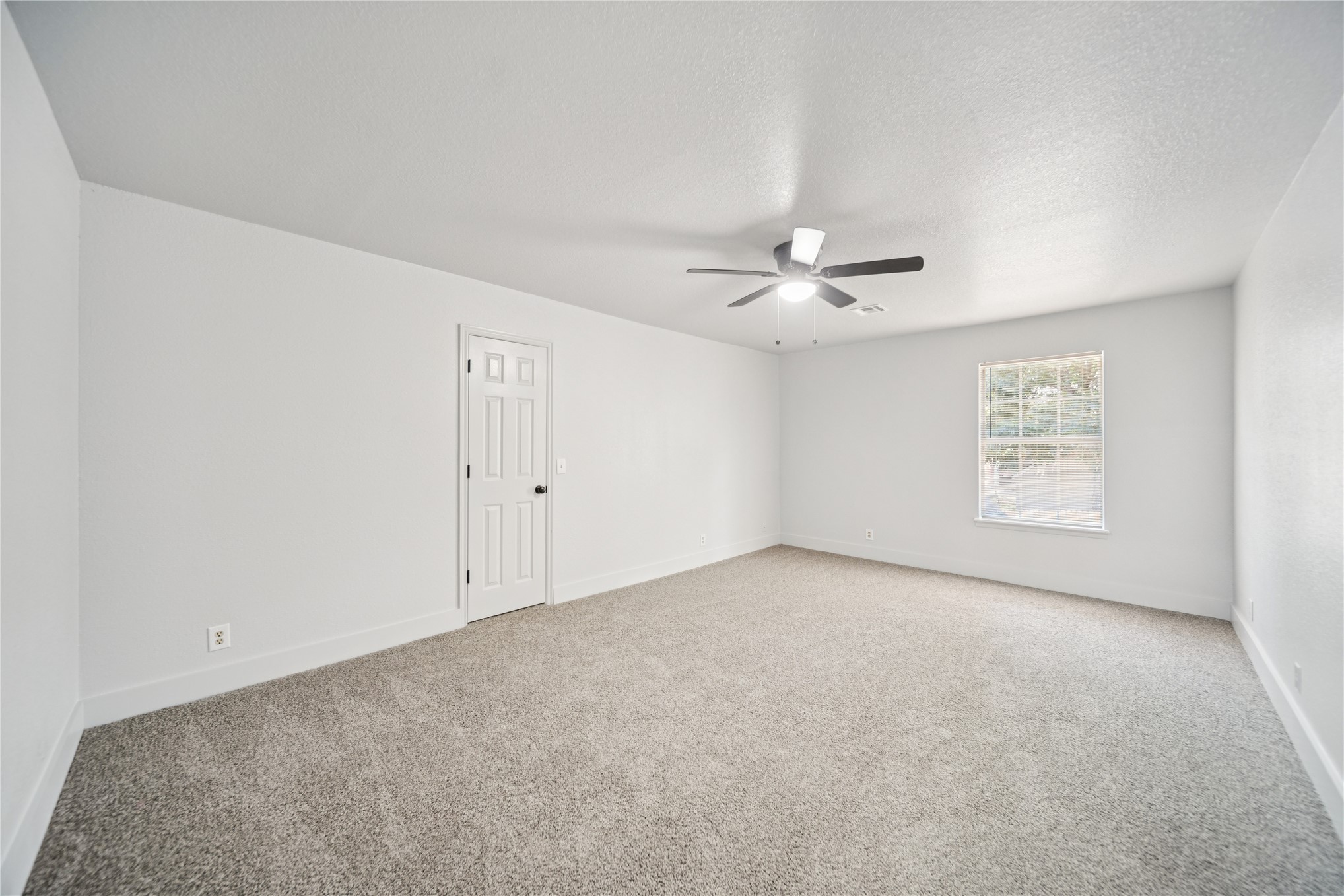 3023 E 89th Place Property Photo 18