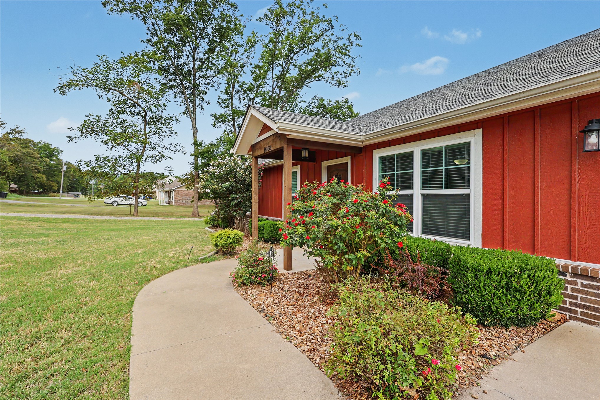 16168 Spring Meadow Drive Property Photo 4