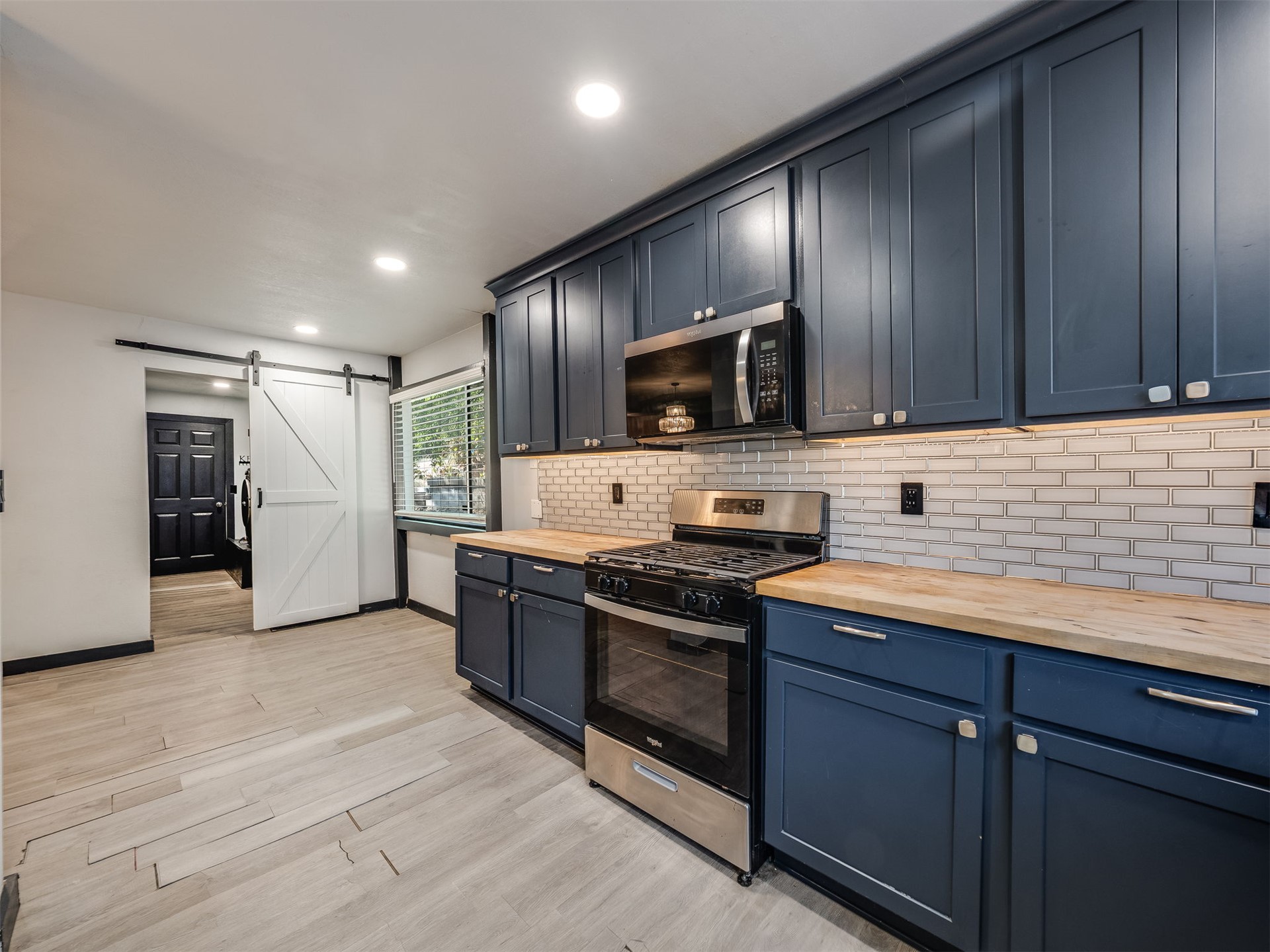 1825 N Xenophon Avenue Property Photo 8