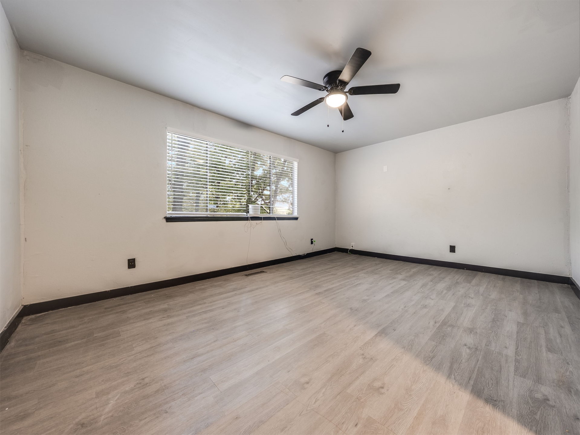 1825 N Xenophon Avenue Property Photo 25