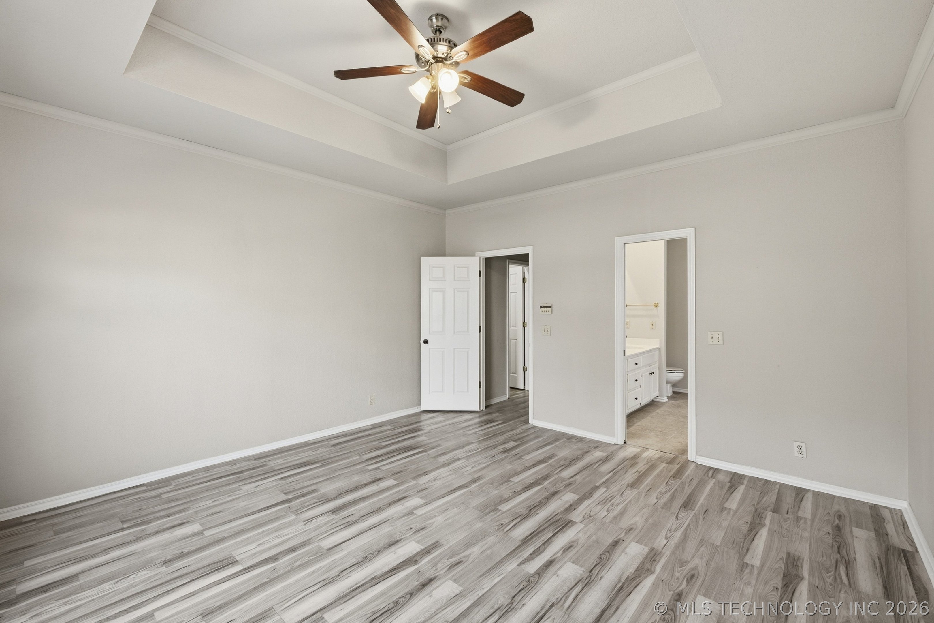 3005 E 90th Place Property Photo 14