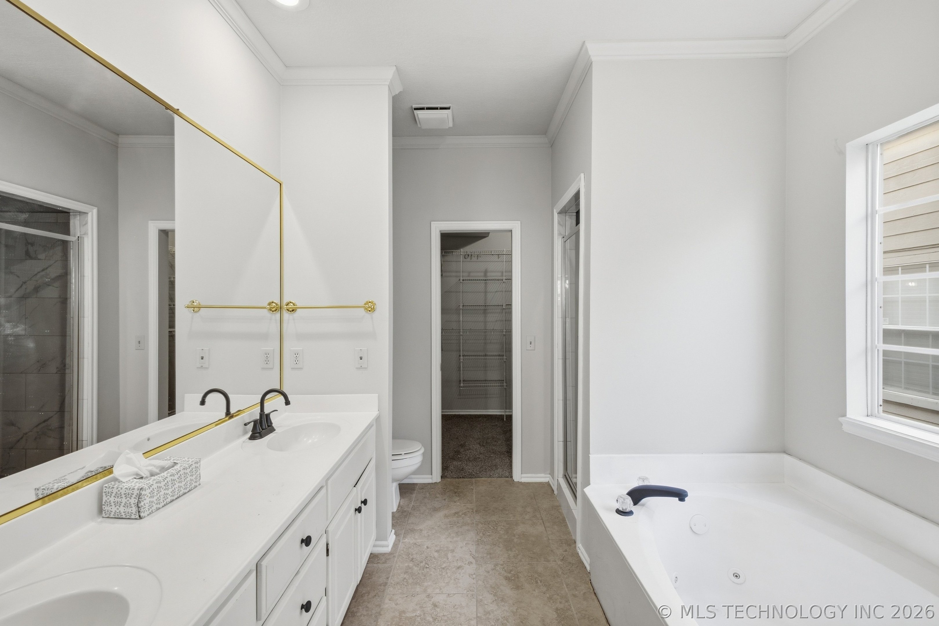 3005 E 90th Place Property Photo 15