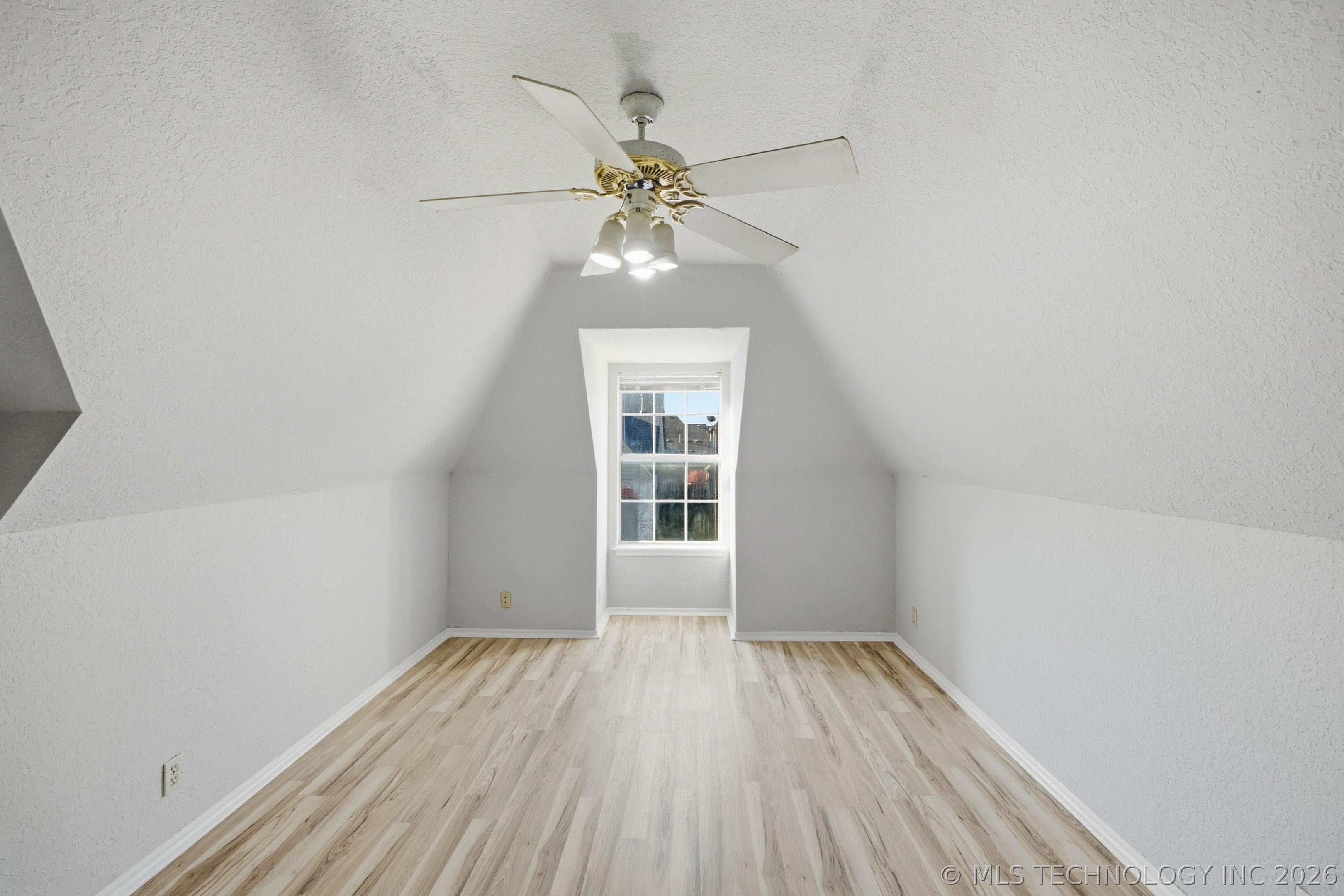 3005 E 90th Place Property Photo 23