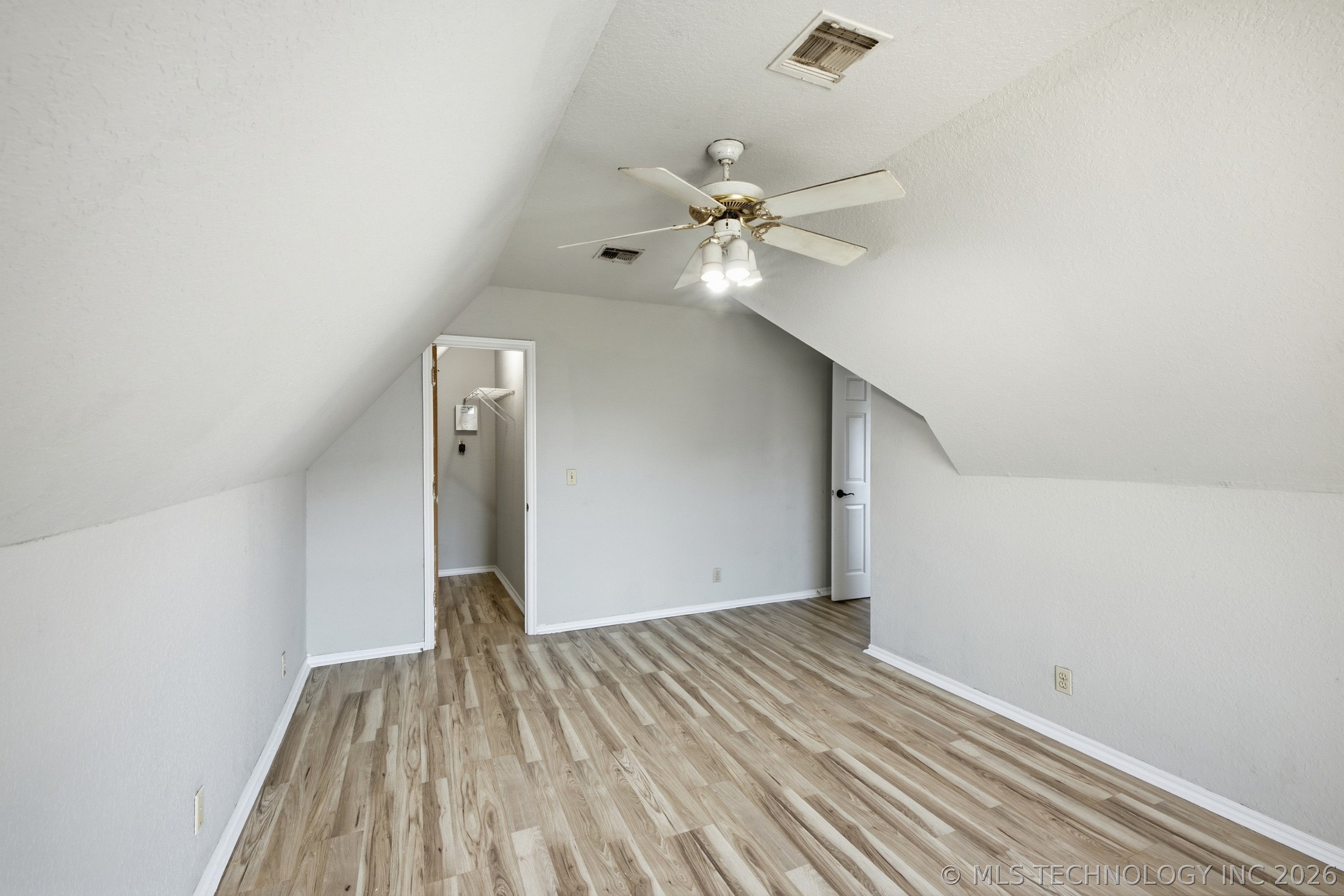 3005 E 90th Place Property Photo 24