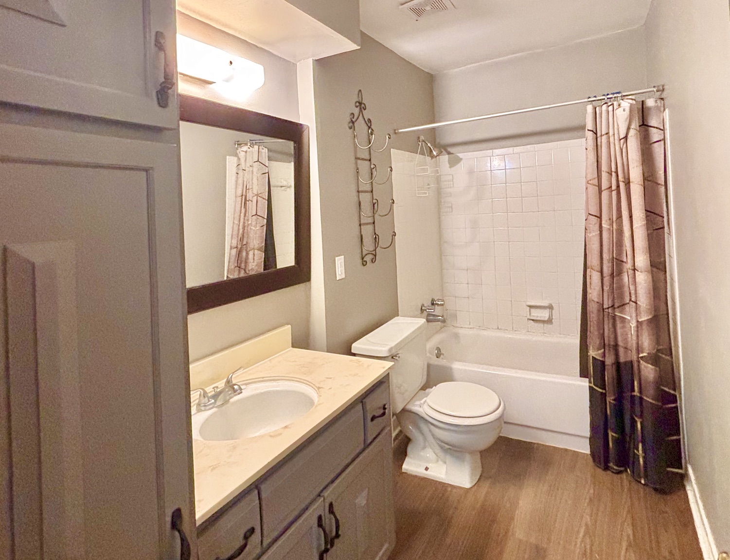 6717 S Richmond Avenue S 638 Property Photo 6