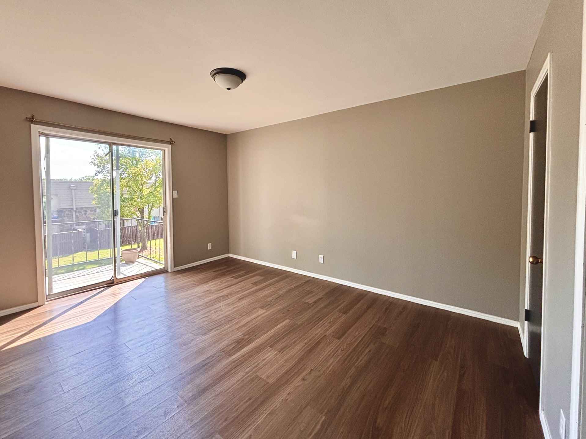 6717 S Richmond Avenue S 638 Property Photo 8