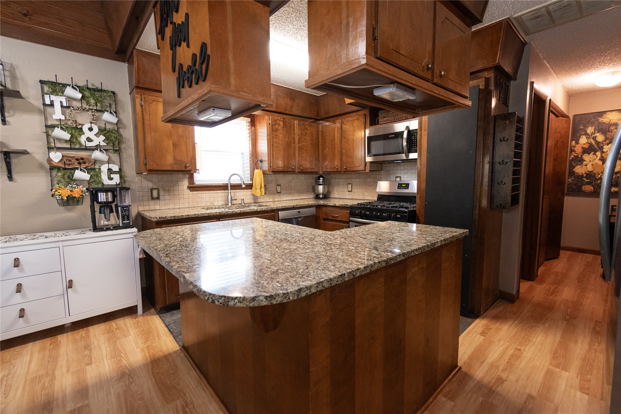 1415 W Bert Street Property Photo 10