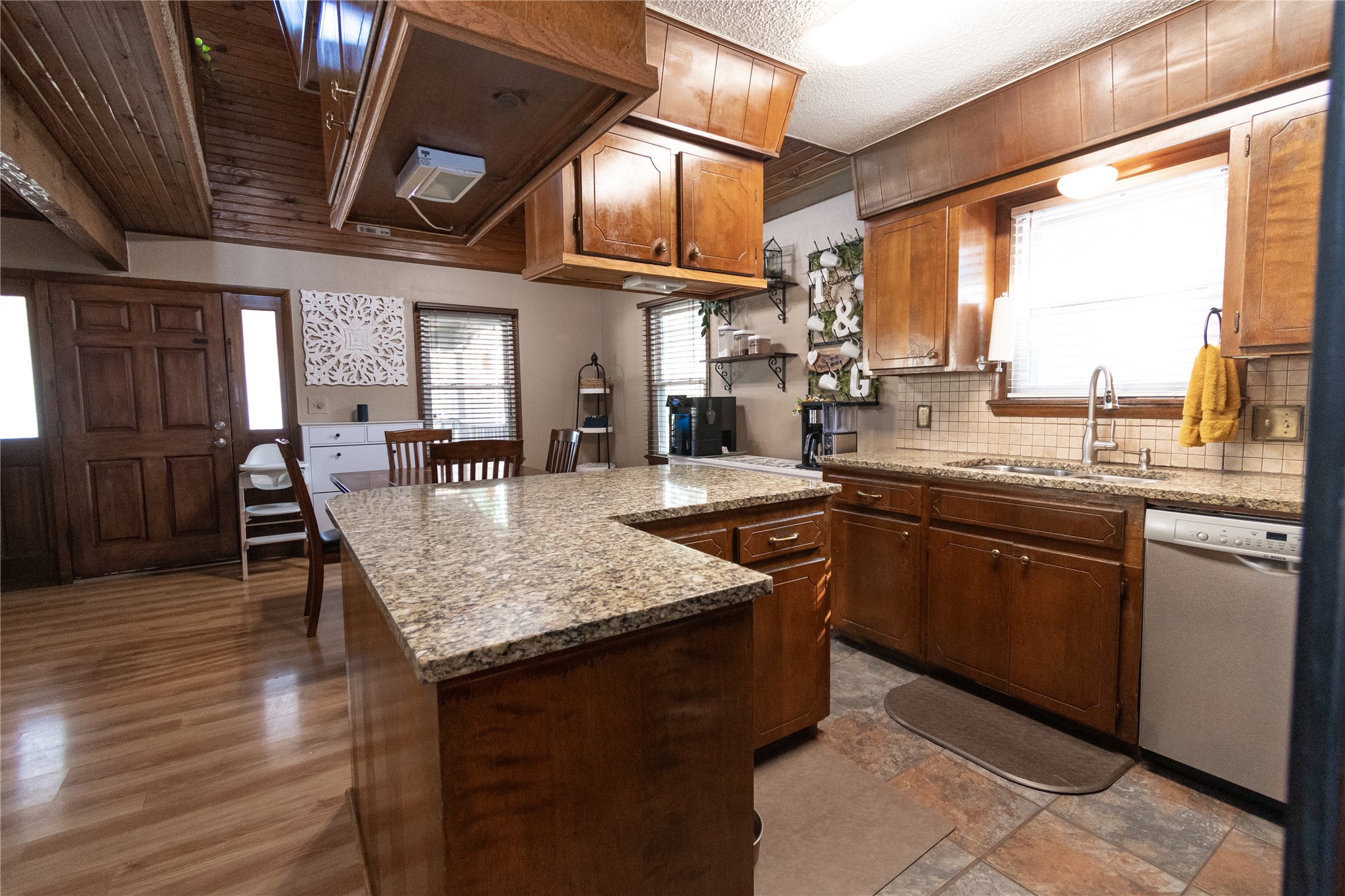 1415 W Bert Street Property Photo 16
