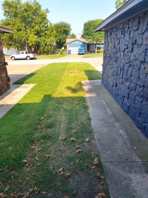 2032 S Phoenix Avenue Property Photo 4