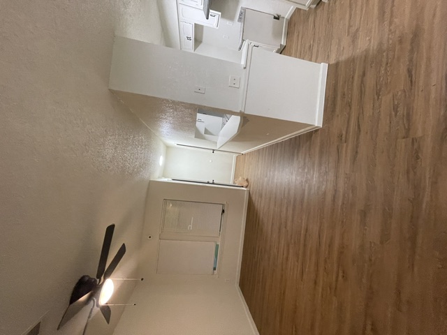 2032 S Phoenix Avenue Property Photo 9