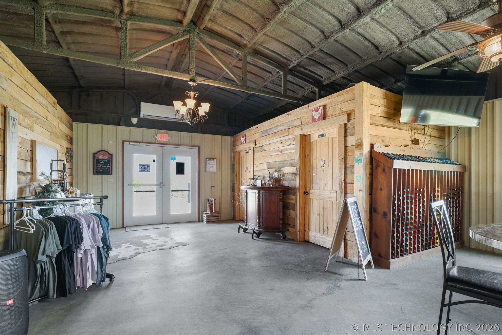 3565 Sawmill Road Property Photo 8