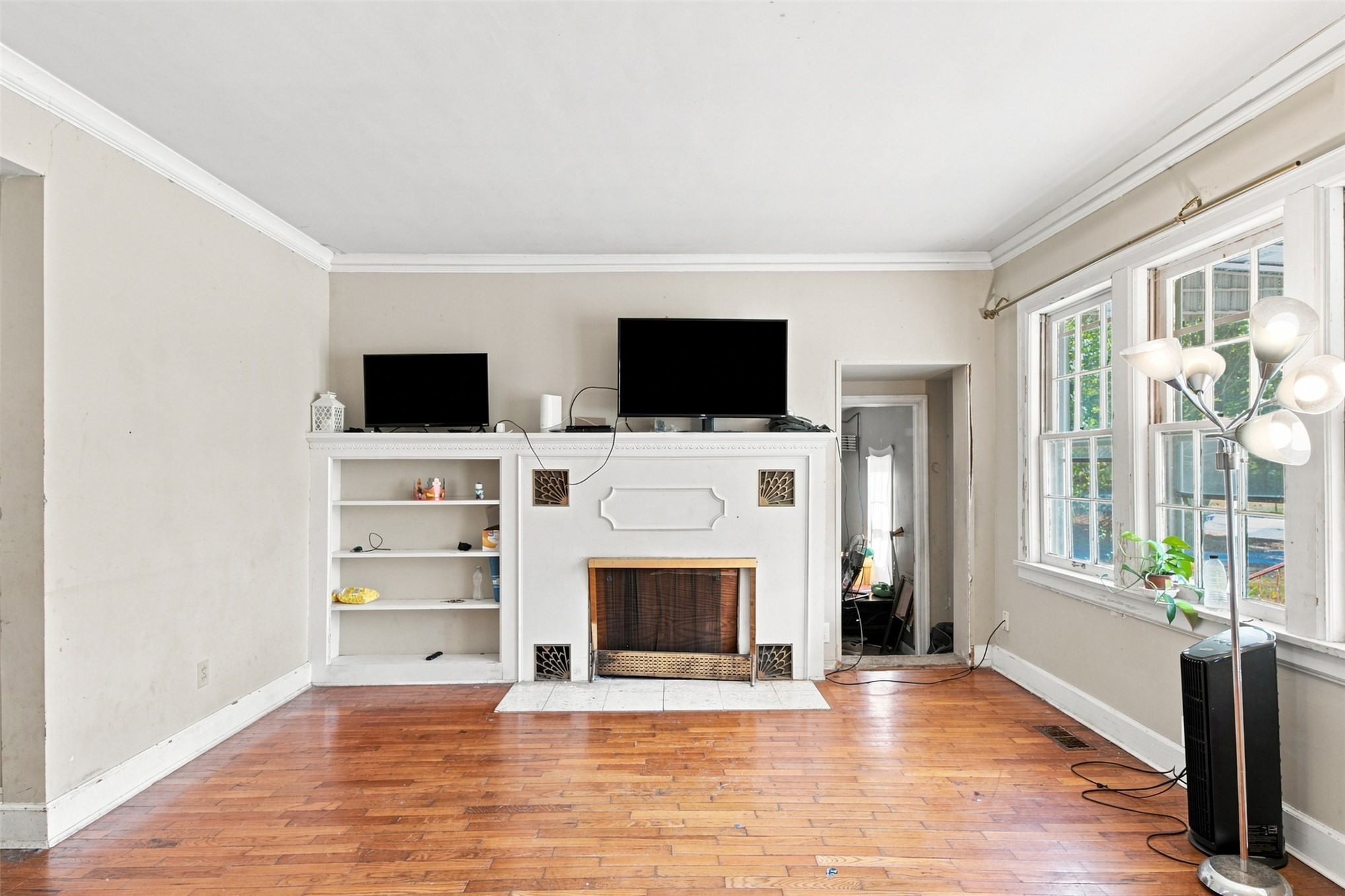 109 S Brown Street Property Photo 4