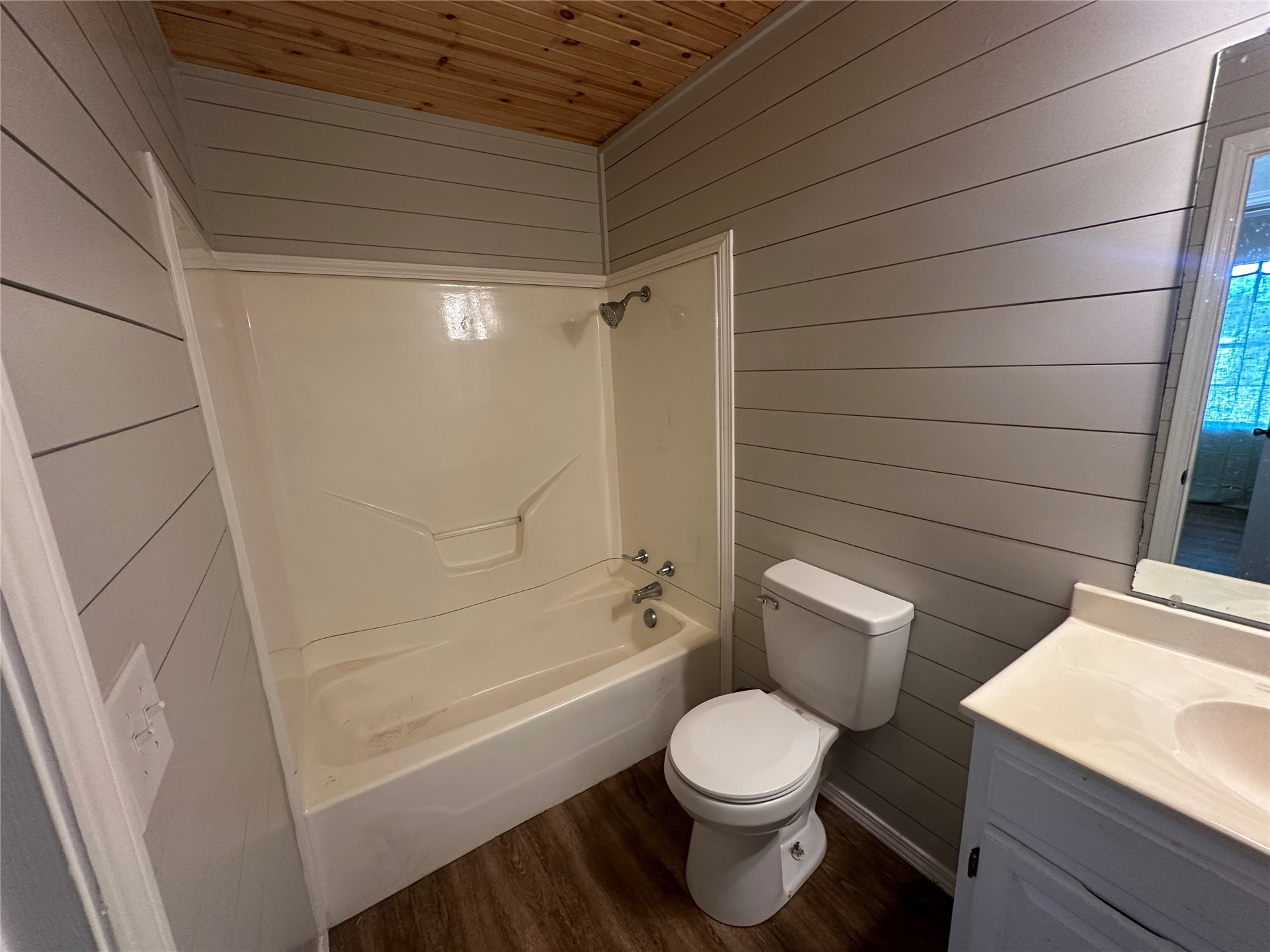 100 Race Avenue Property Photo 7
