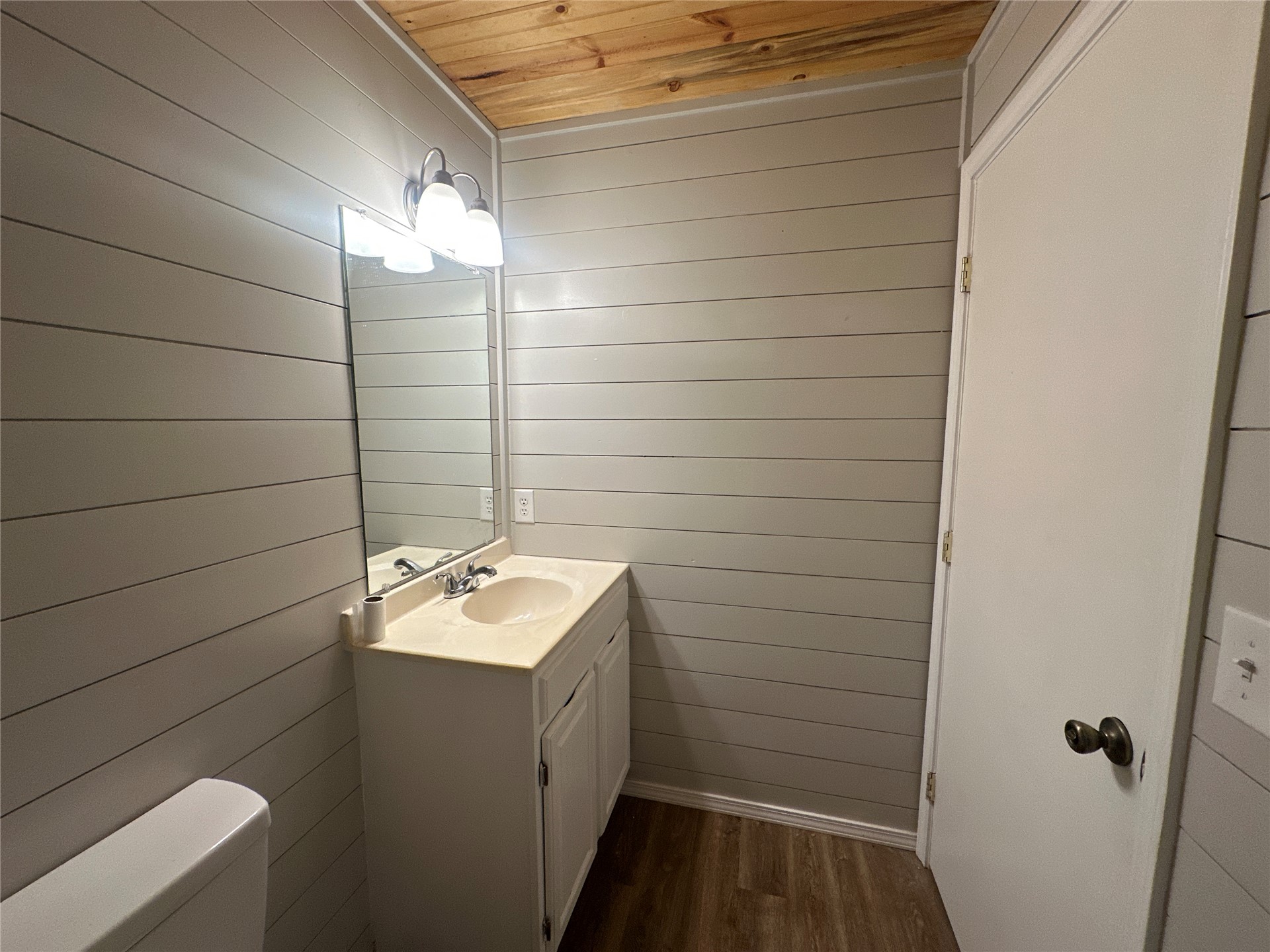 100 Race Avenue Property Photo 8