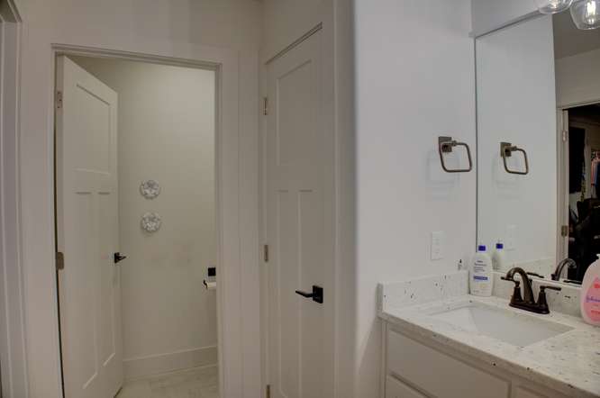 2420 W King Lane Property Photo 19