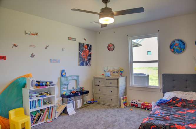 2420 W King Lane Property Photo 22