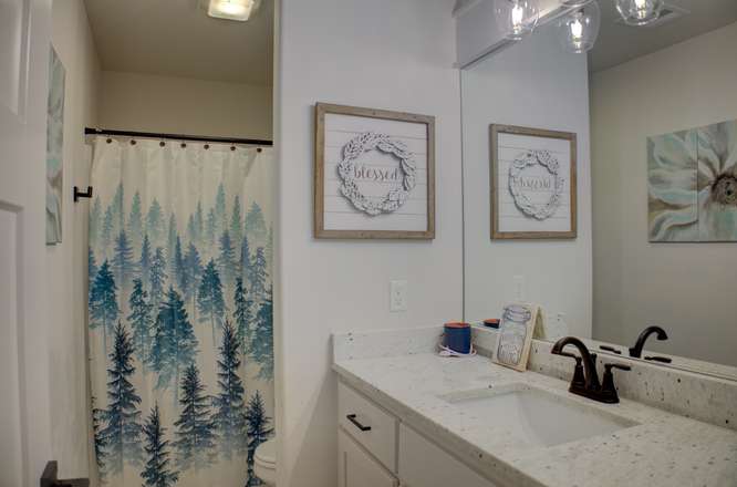 2420 W King Lane Property Photo 23