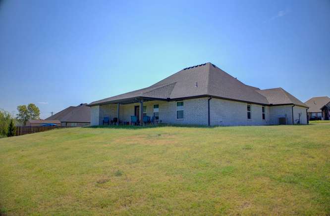 2420 W King Lane Property Photo 29