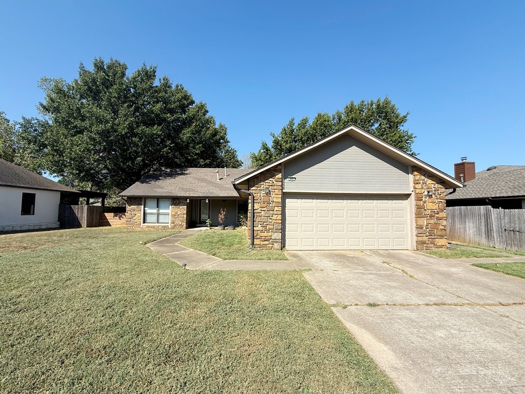 400 S Hemlock Avenue Property Photo 1