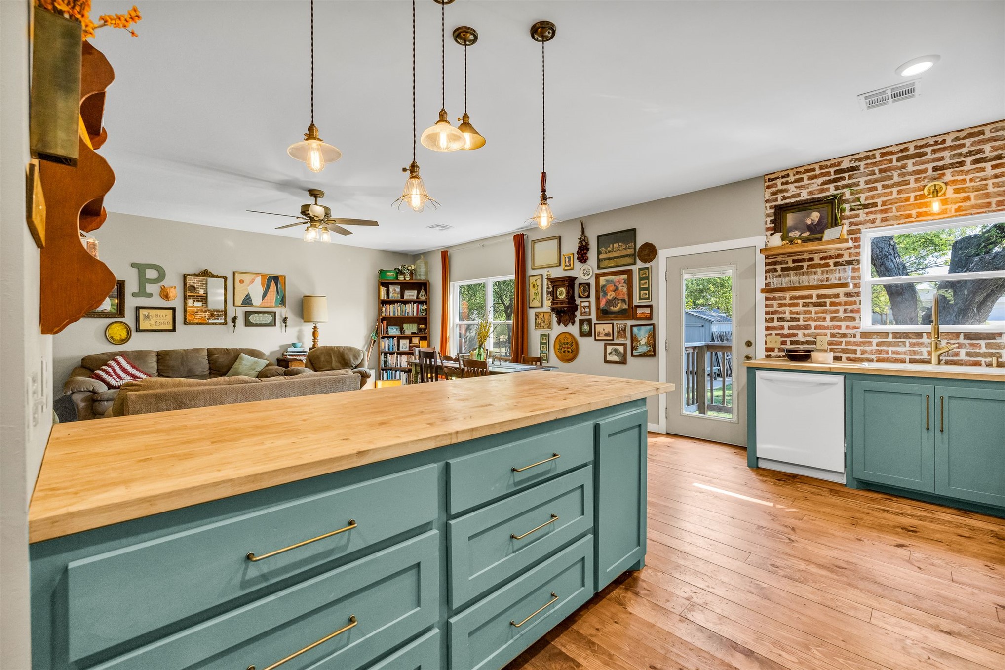 2633408 Property Photo 17