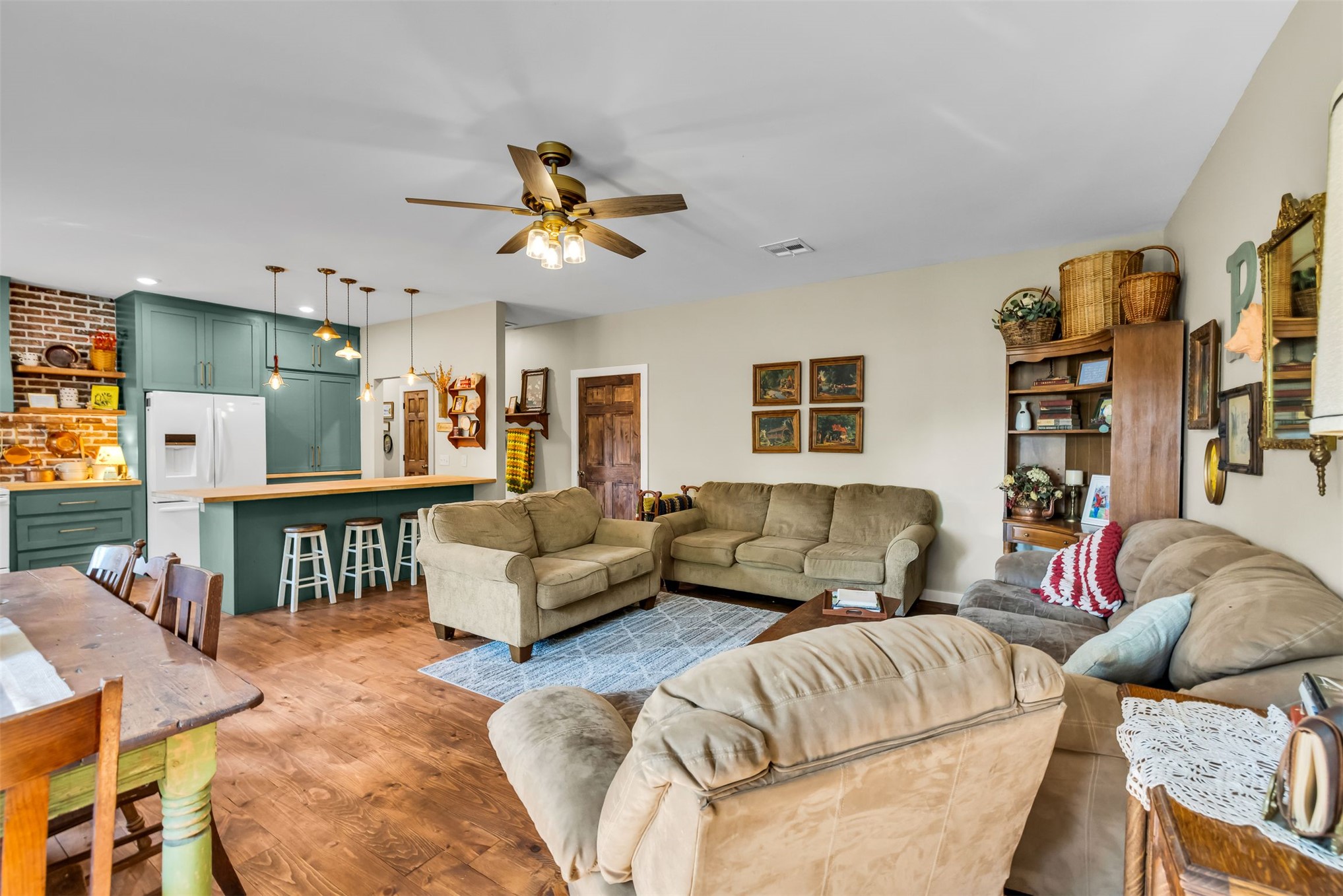 2633408 Property Photo 23