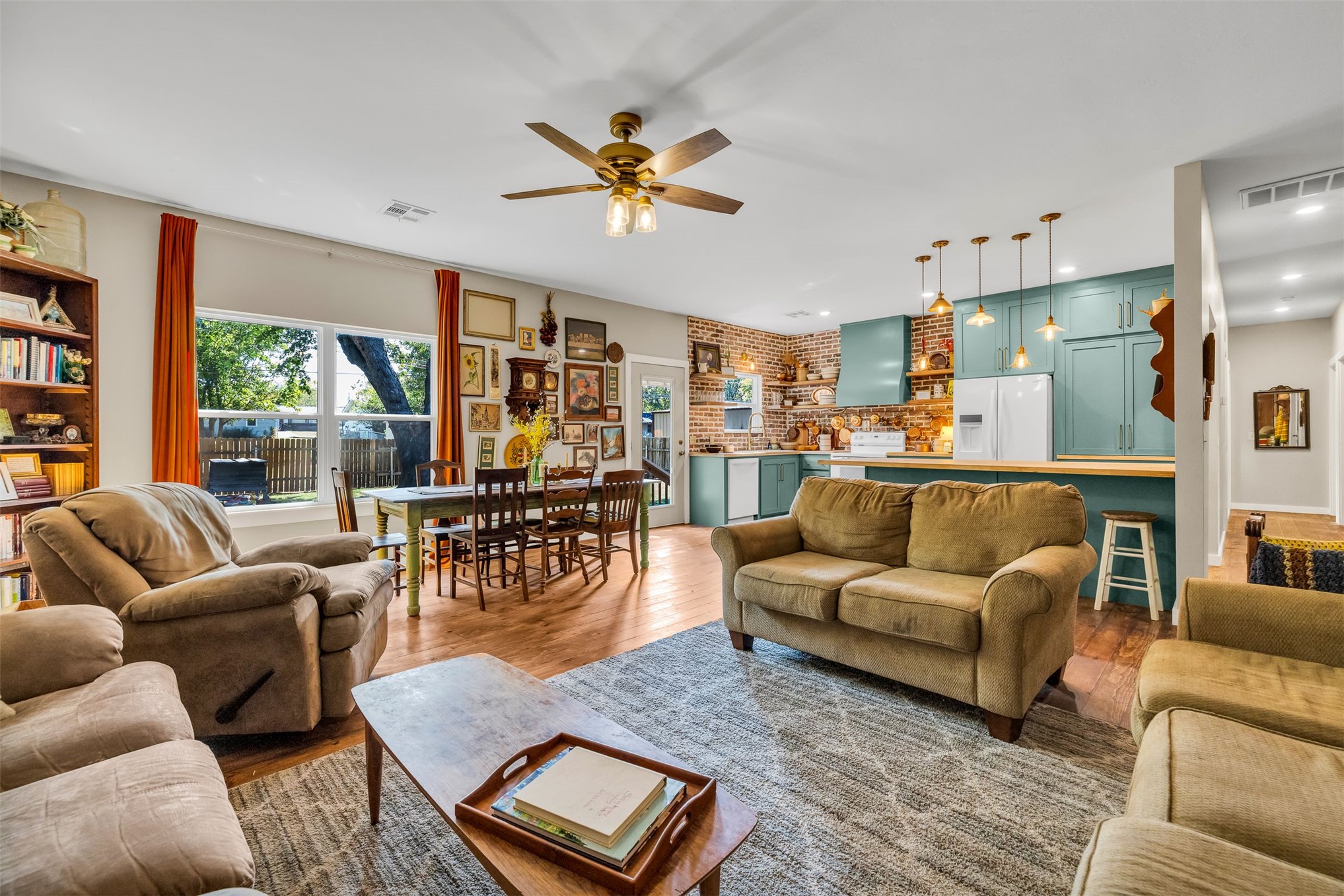 2633408 Property Photo 25