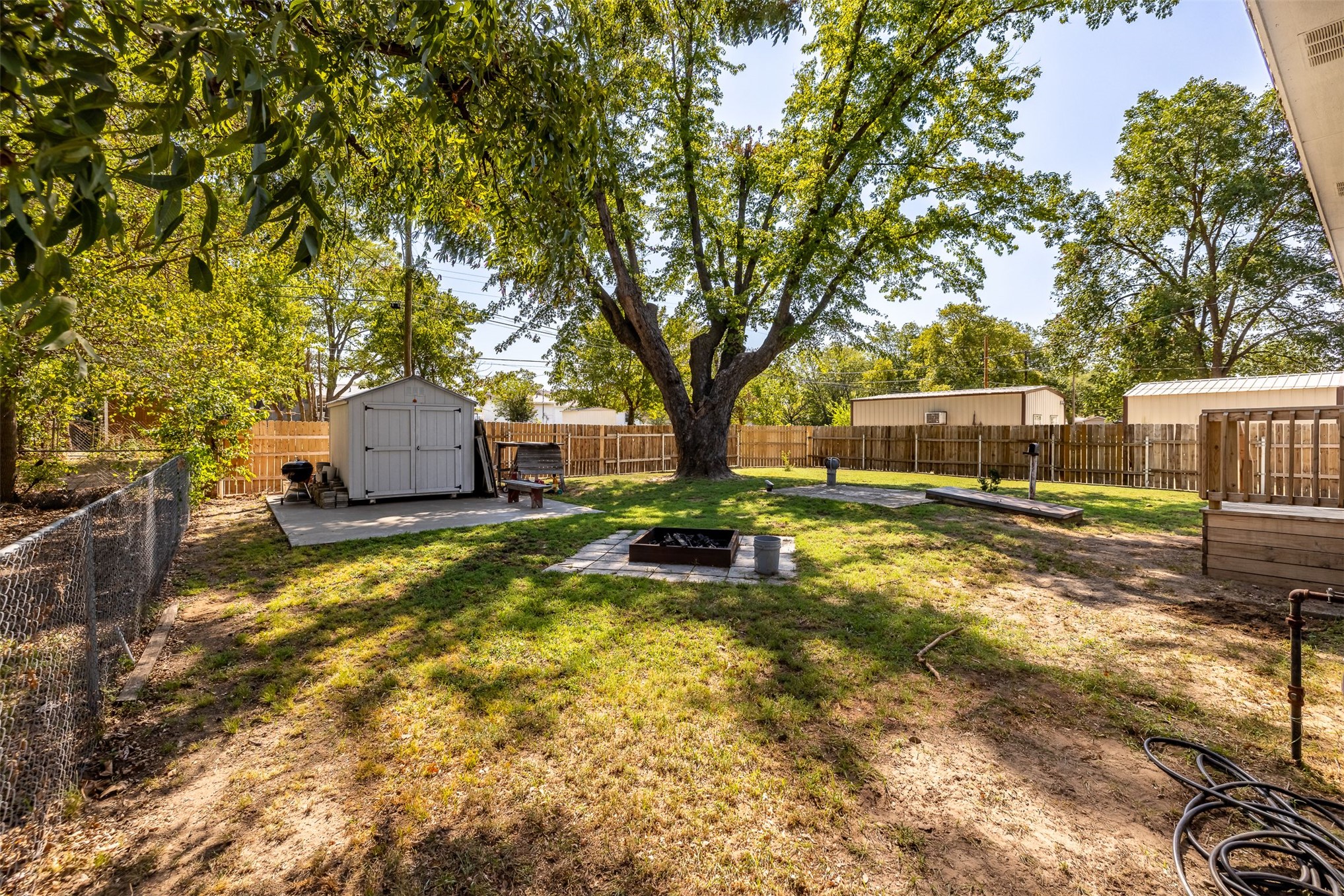 2633408 Property Photo 37