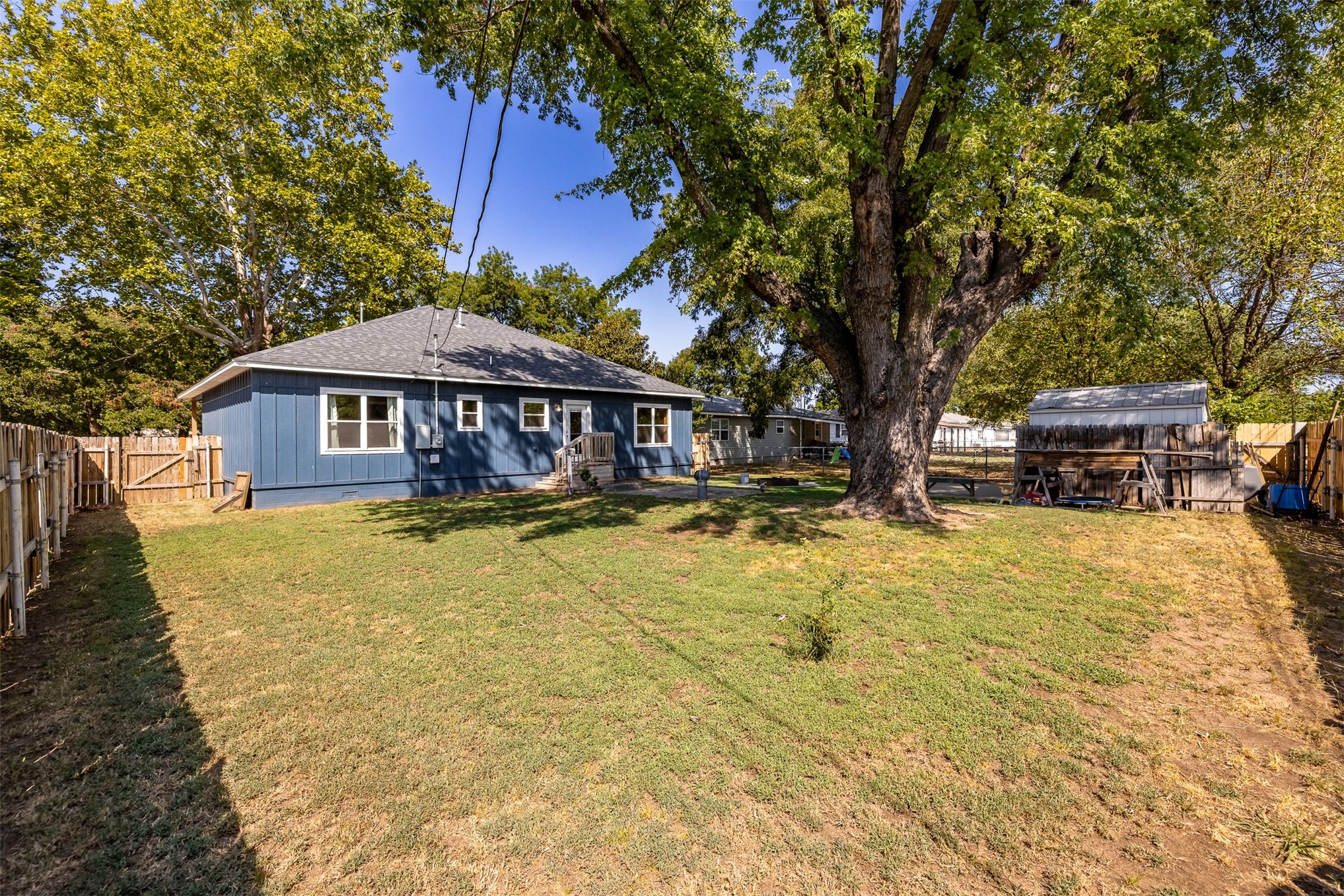 2633408 Property Photo 43