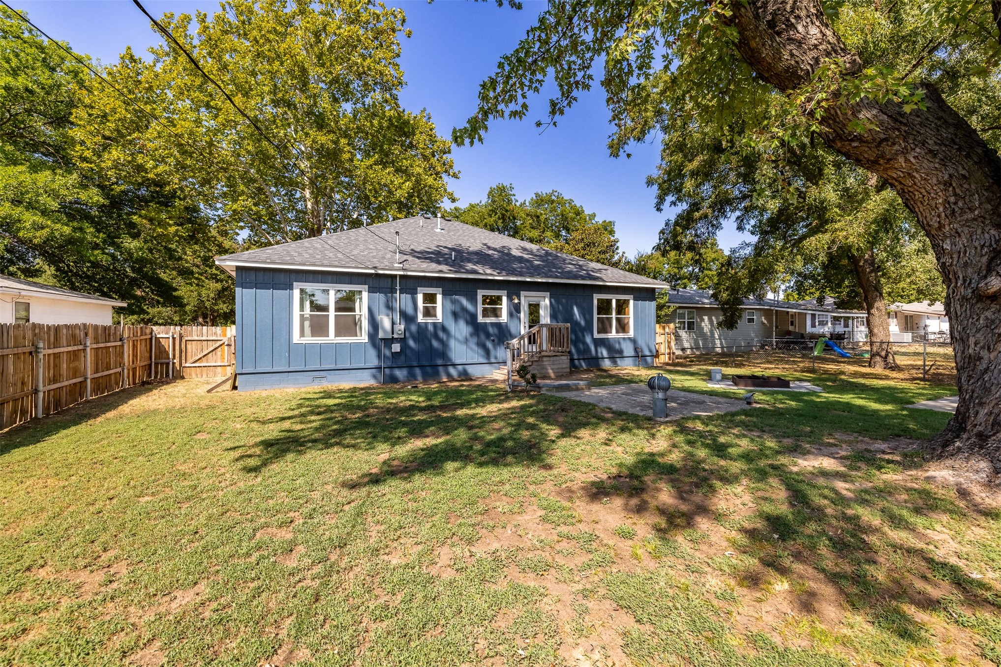 2633408 Property Photo 44