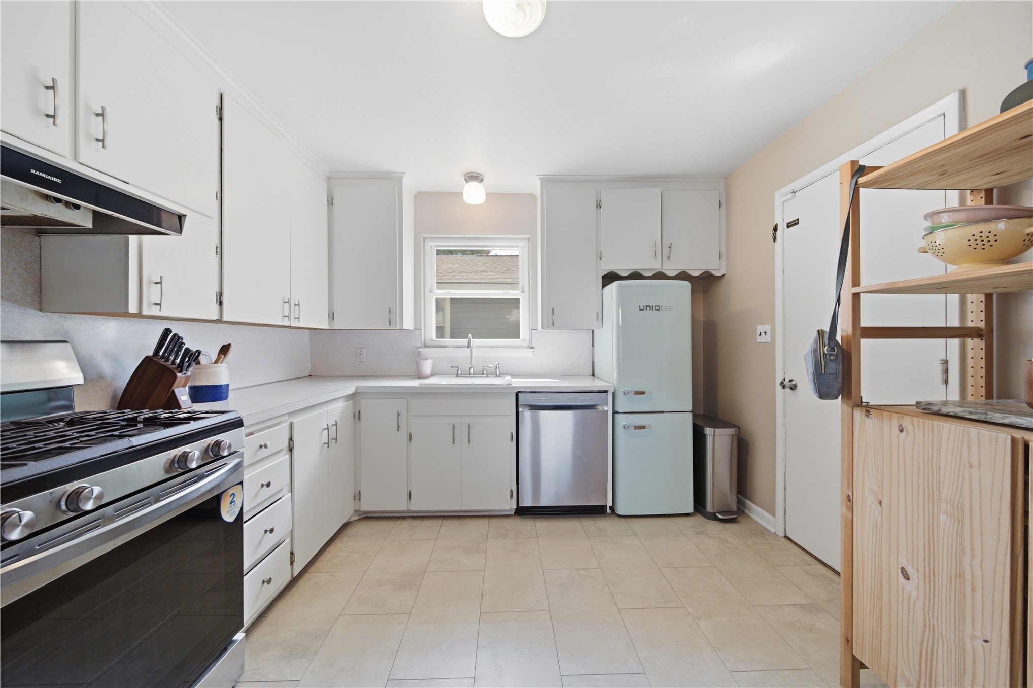 5746 E 27th Place Property Photo 17