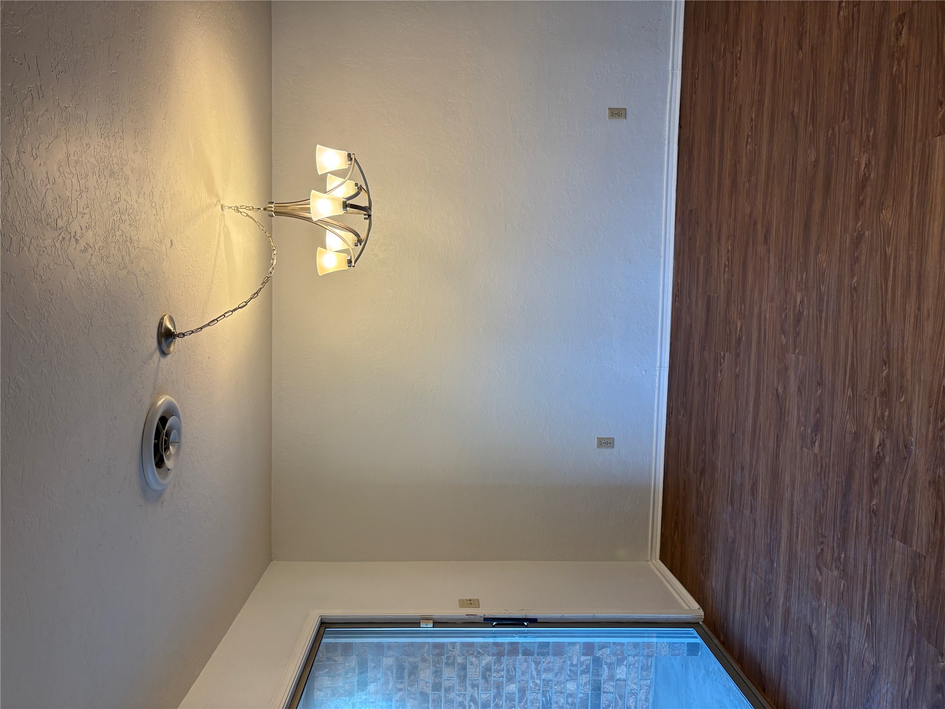 1432 S Stoneridge Manor Property Photo 6