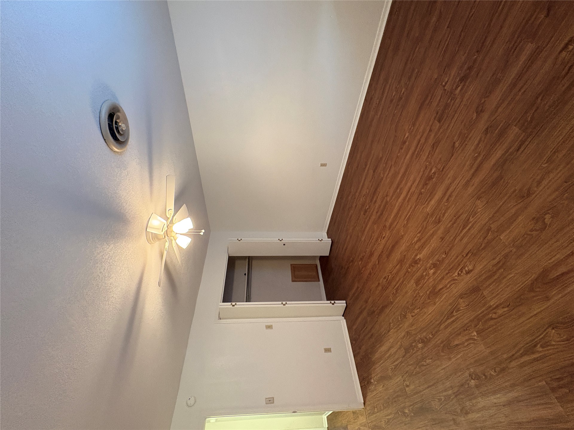 1432 S Stoneridge Manor Property Photo 12
