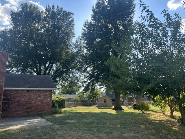 10817 E 26th Place Property Photo 3