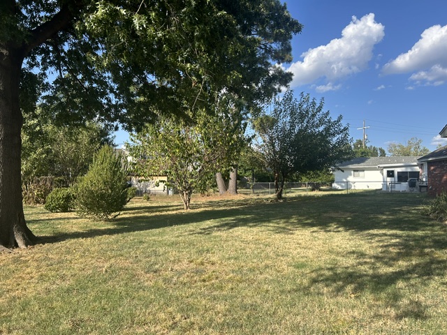 10817 E 26th Place Property Photo 4