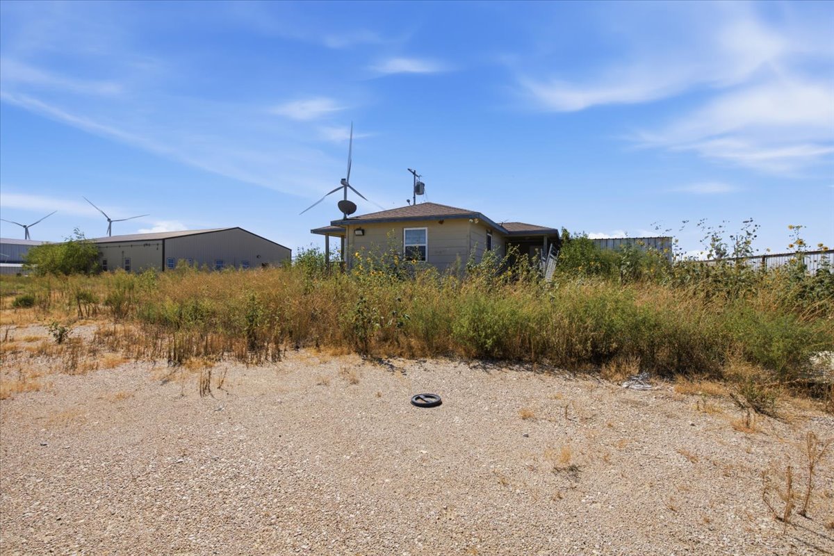 24398 County Road 3430 Property Photo 14