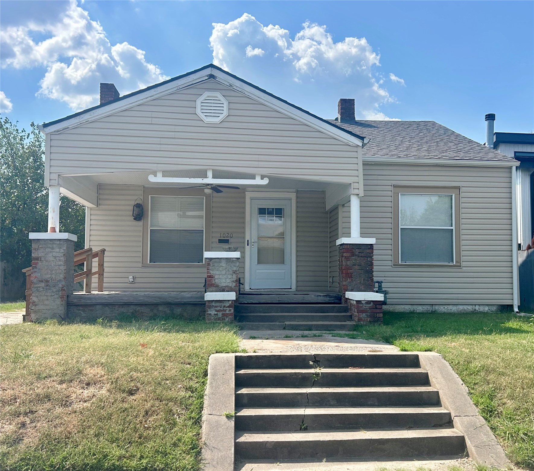 1020 S Quincy Avenue Property Photo 1