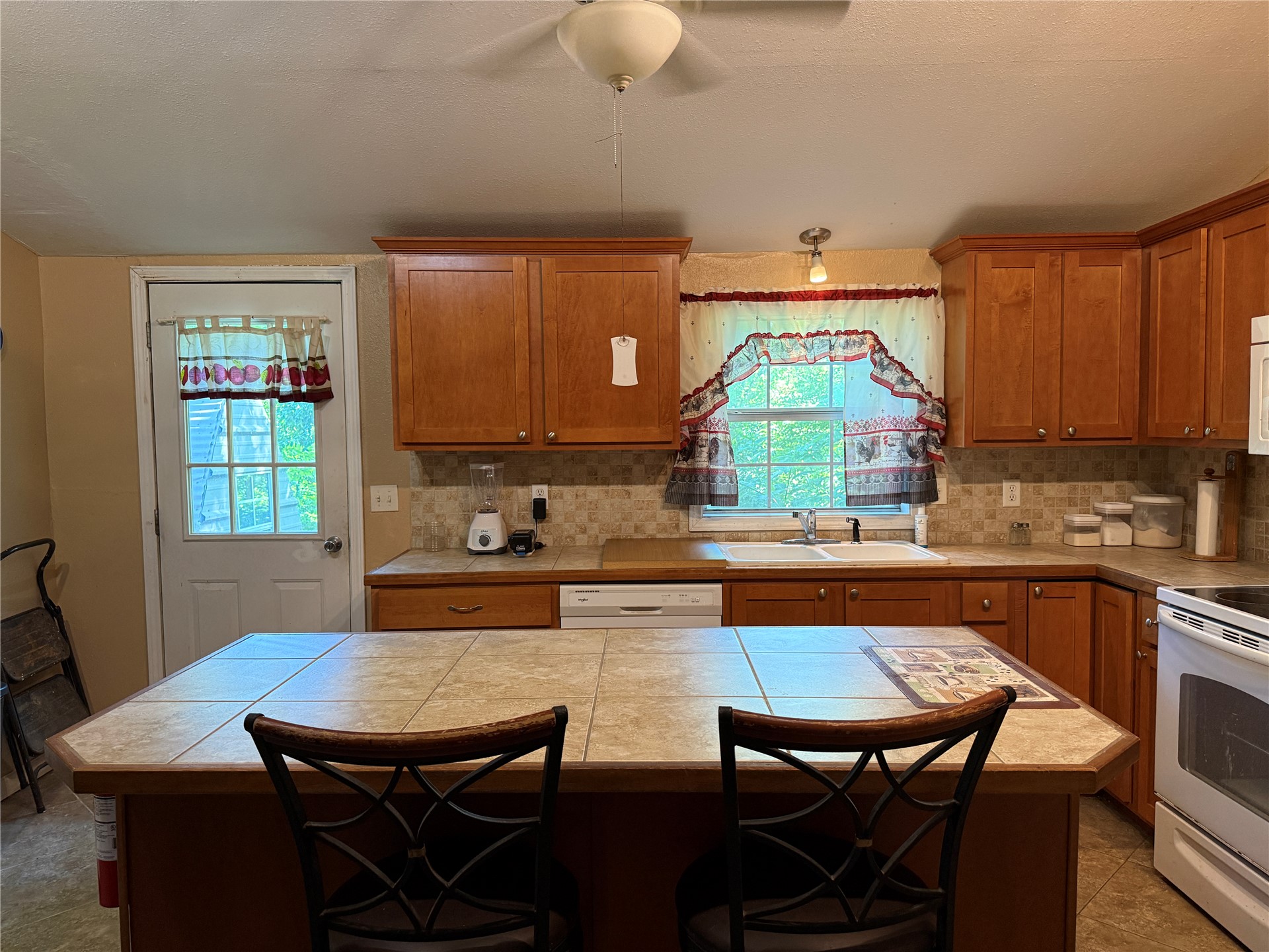 2633430 Property Photo 11