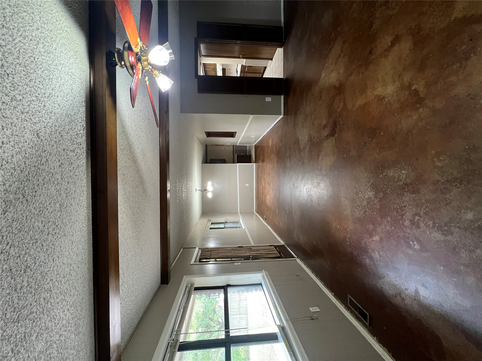 1000 S Redbud Avenue Property Photo 6