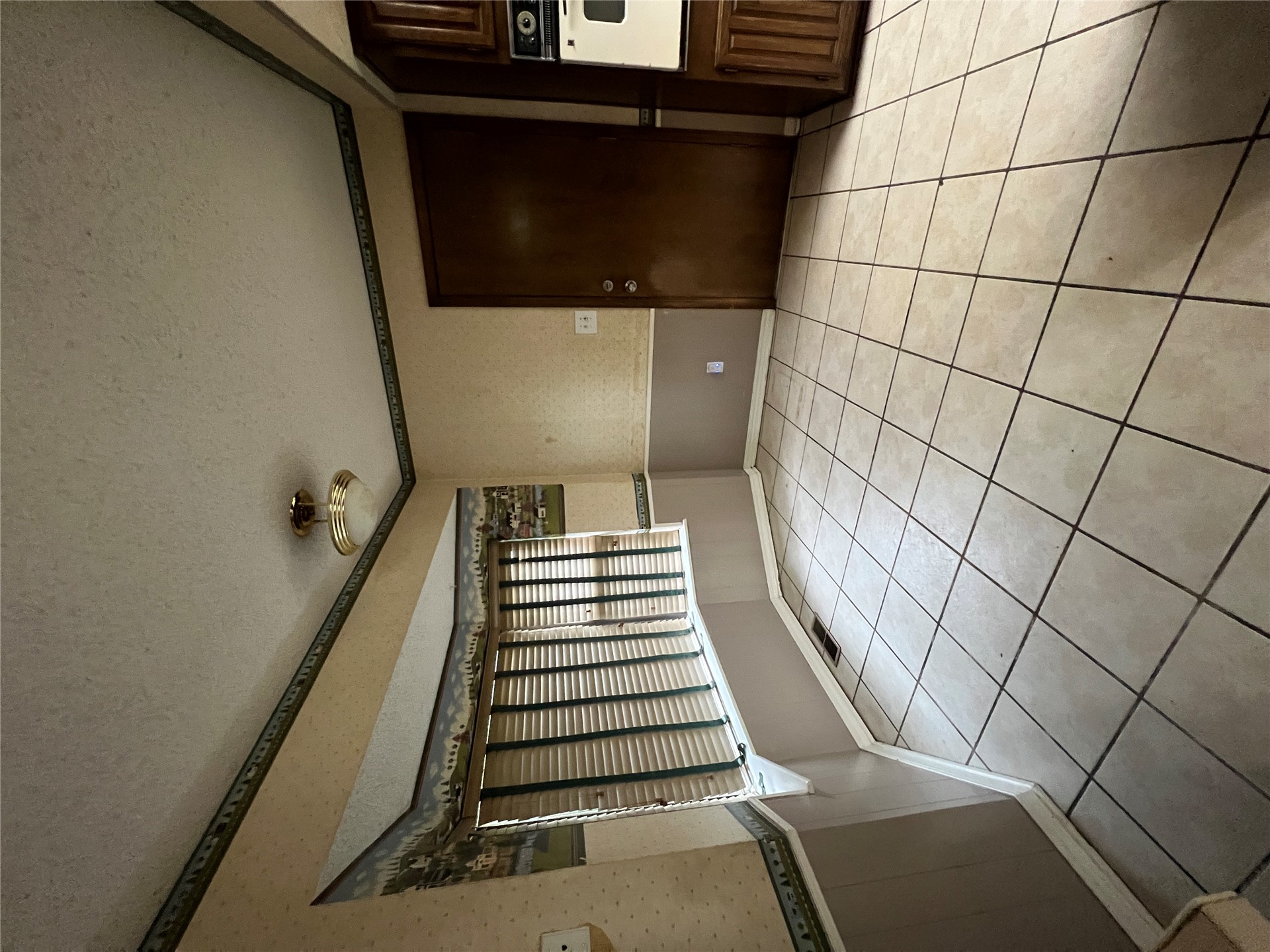1000 S Redbud Avenue Property Photo 10