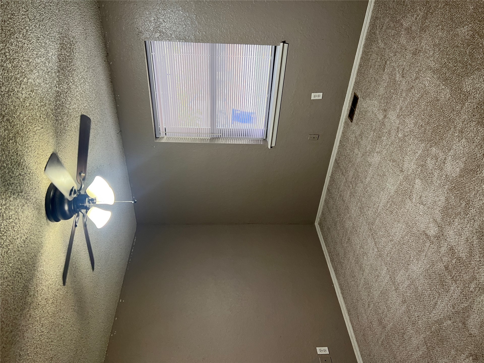 1000 S Redbud Avenue Property Photo 12