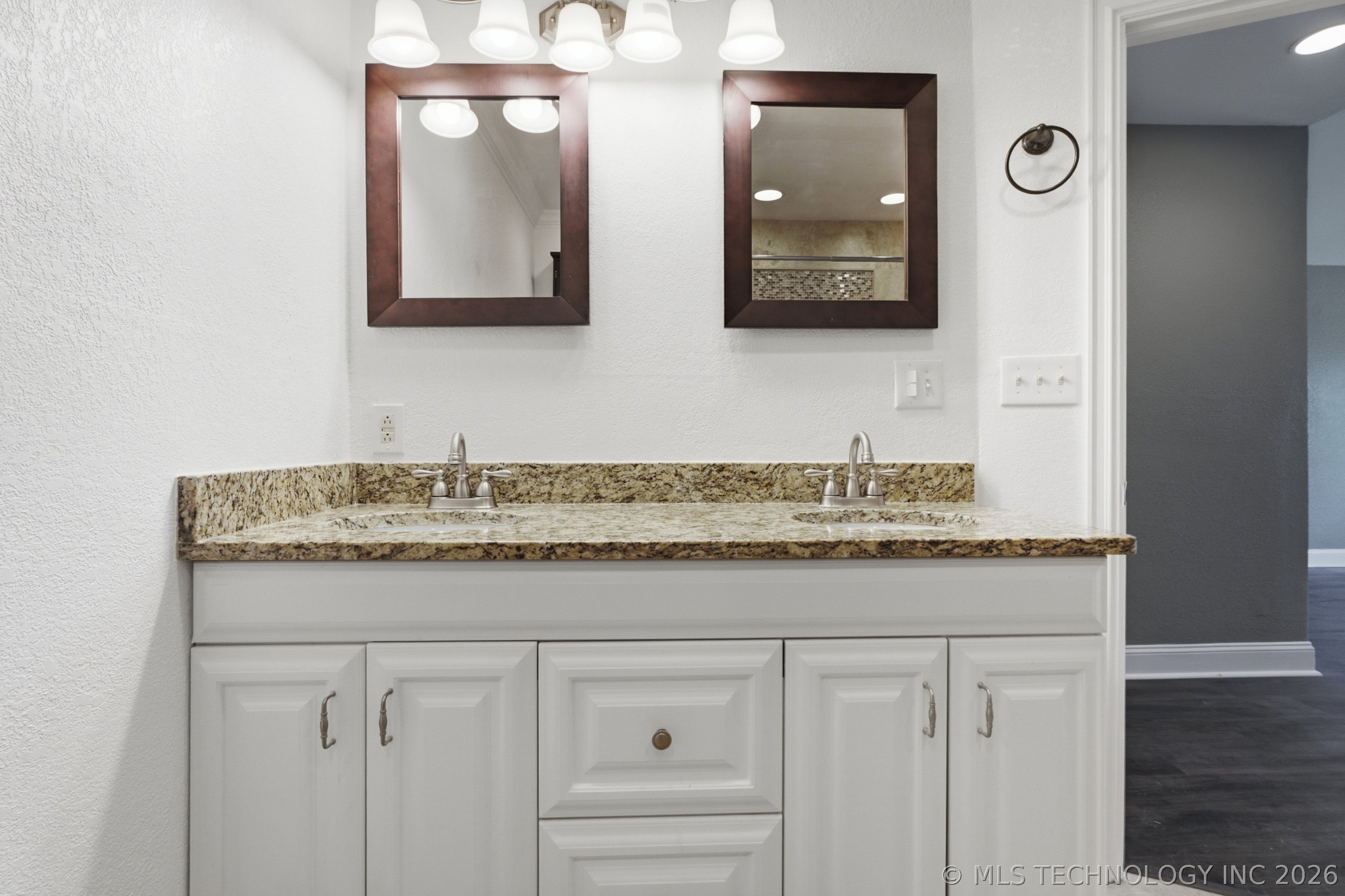 1604 W Pittsburg Street Property Photo 27