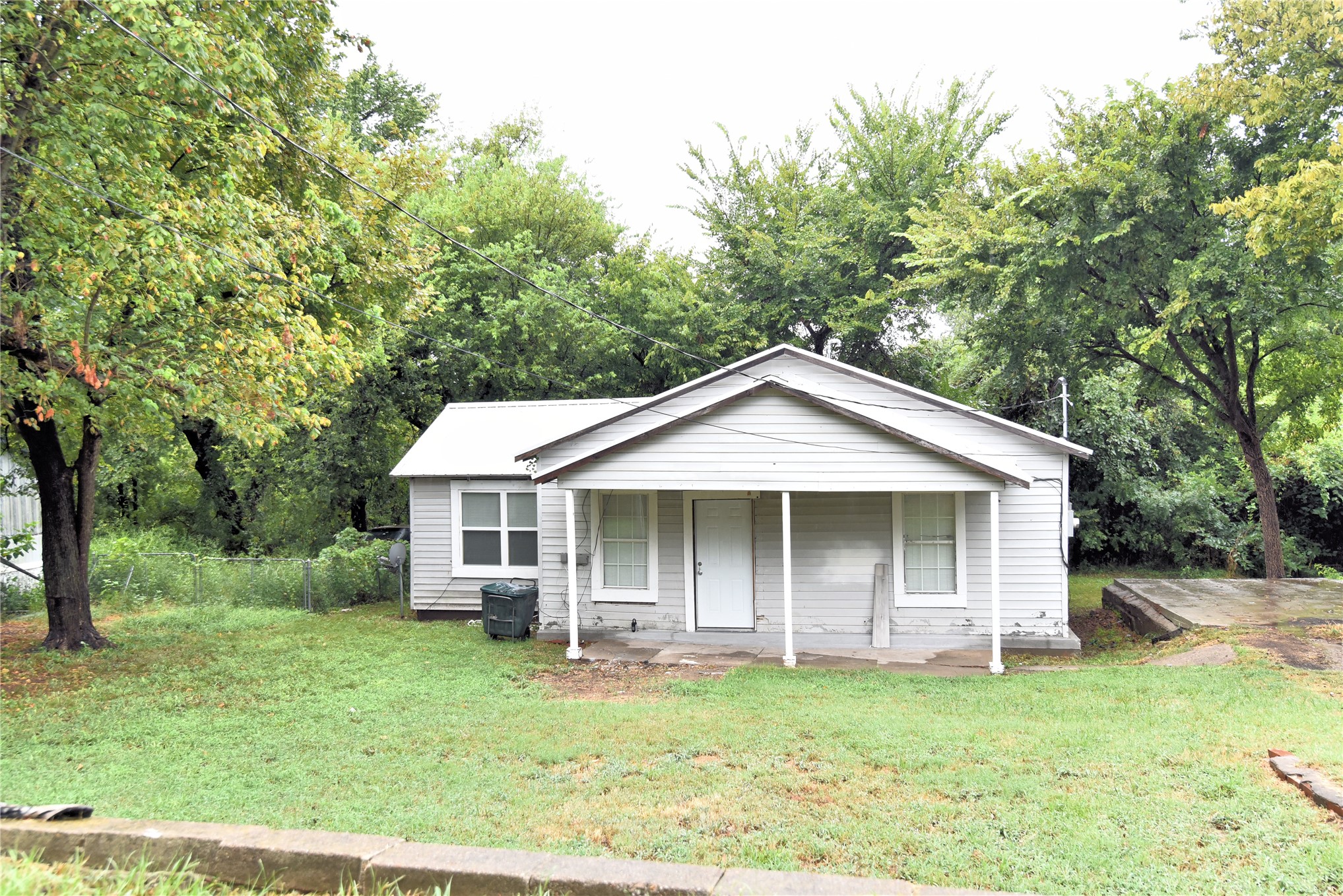 502 N Industrial Avenue E Property Photo 1