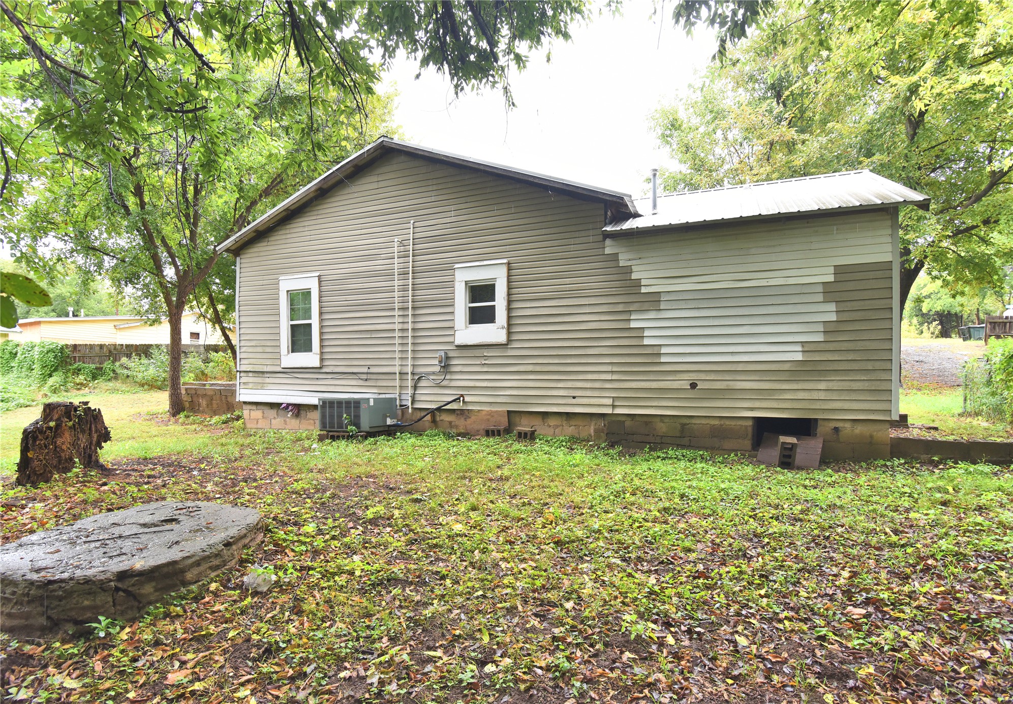 502 N Industrial Avenue E Property Photo 4